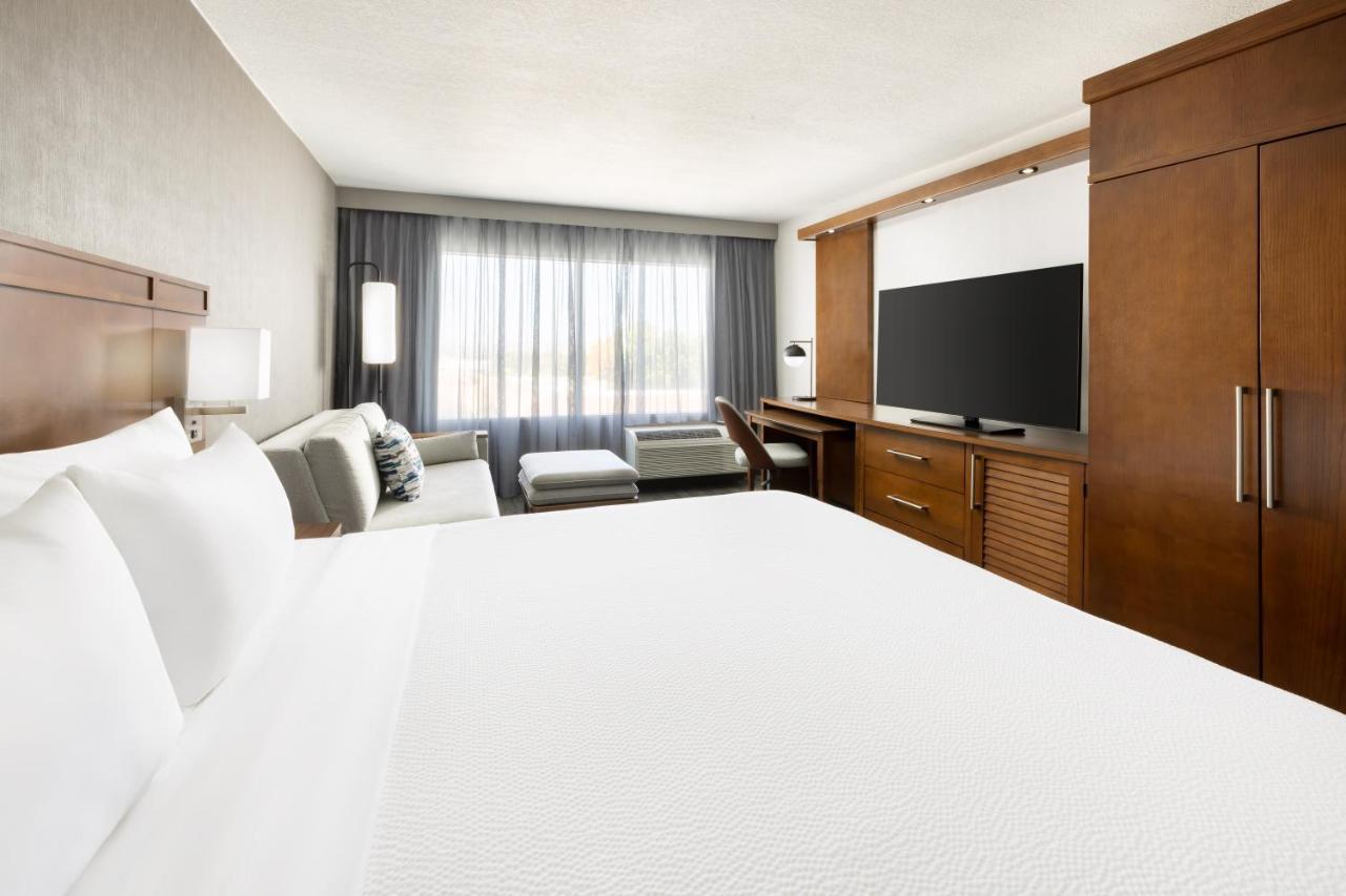 คอร์ตยาร์ด ลอสแองเจลิส วูดแลนด์ฮิลส์ Hotel ลอสแอนเจลิส ภายนอก รูปภาพ